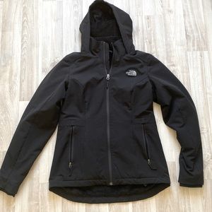 The North Face Black Fur Lined on the Inside Size Medium